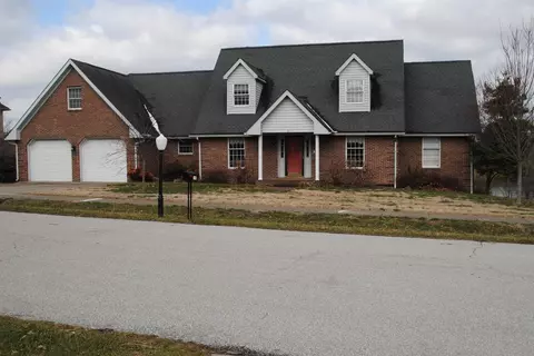 105 Paddock Ct, Frankfort, KY 40601 photo 2