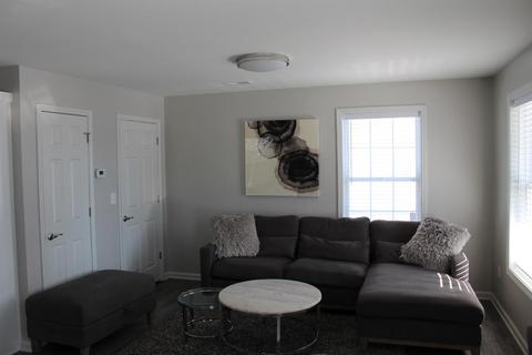 323 S Gratz St, Midway, KY 40347 photo 4