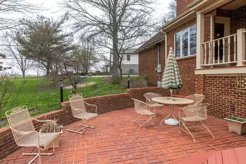 200 Farmbrook Cir, Frankfort, KY 40601 photo 52