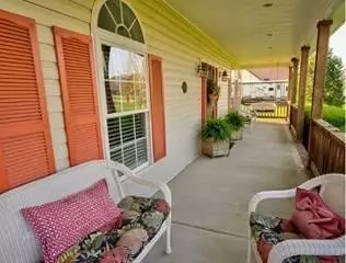 172 Clay Ave, Lancaster, KY 40444 photo 2
