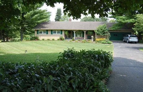 1073 Escondida Rd, Paris, KY 40361 photo 1