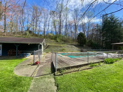 407 11th St, Corbin, KY 40701 photo 4
