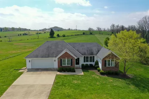 820 Cleo Ave, Lancaster, KY 40444 photo 1