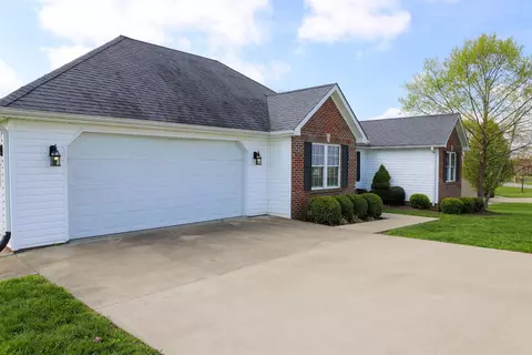 820 Cleo Ave, Lancaster, KY 40444 photo 9