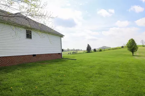 820 Cleo Ave, Lancaster, KY 40444 photo 11