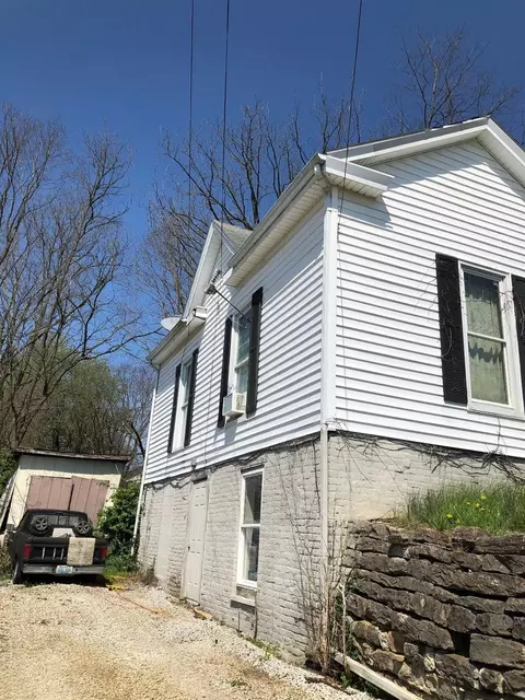 321 E Chestnut St, Carlisle, KY 40311 photo 3