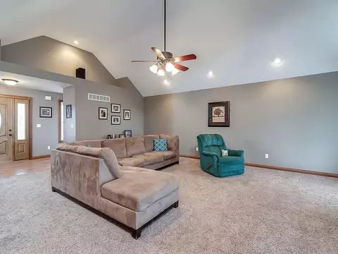 68 Donna Dr, Lancaster, KY 40444 photo 5