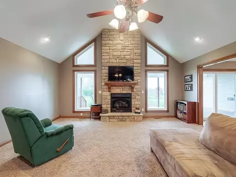 68 Donna Dr, Lancaster, KY 40444 photo 8