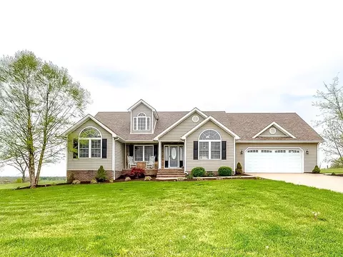 68 Donna Dr, Lancaster, KY 40444 photo 1