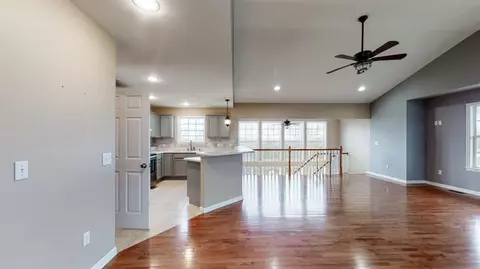 618 Maple Grove Rd, Richmond, KY 40475 photo 2