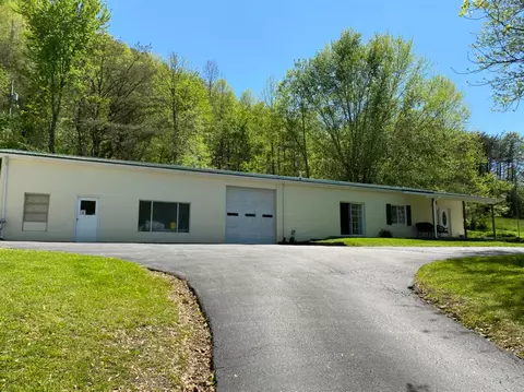223 E Cardinal Ln, Clearfield, KY 40313 photo 1