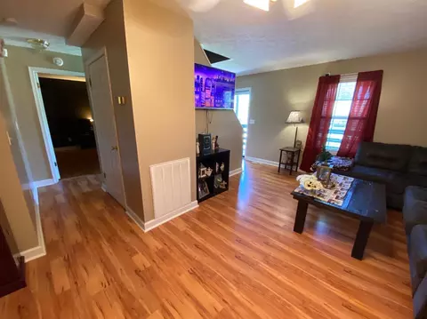 78 Brandon Dr, Corbin, KY 40701 photo 2