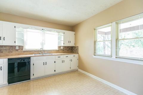 210 Bratcher Ln, Berea, KY 40403 photo 9