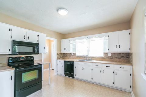210 Bratcher Ln, Berea, KY 40403 photo 7
