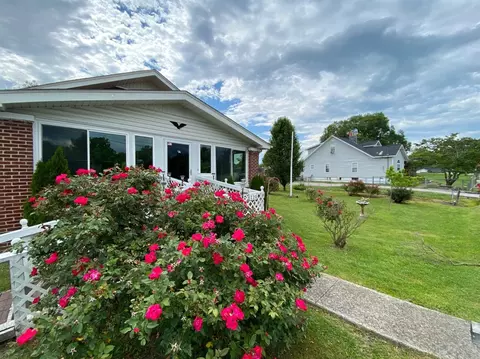 220 Wilder St, Corbin, KY 40701 photo 3