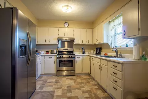 409 Fairview St, Corbin, KY 40701 photo 2