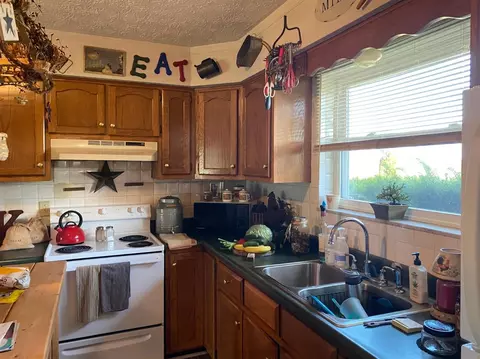 189 Dreyfus, Berea, KY 40403 photo 5