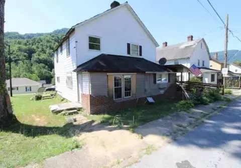 517 Second St, Lynch, KY 40855 photo 3