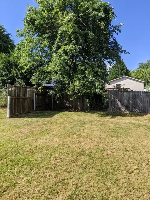 105 E Walnut St, Richmond, KY 40475 photo 6