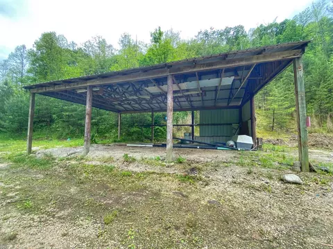 9501 Campton Rd, Slade, KY 40376 photo 2