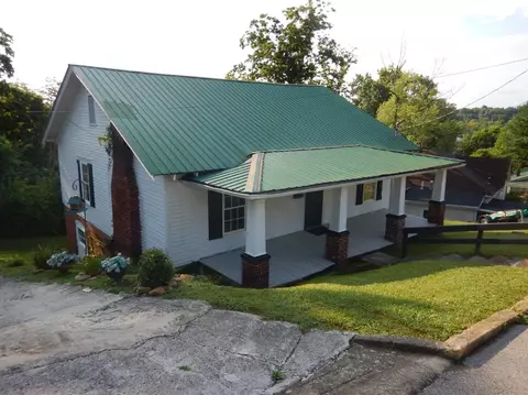105 Padgett St, Corbin, KY 40701 photo 2