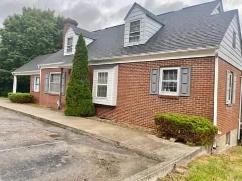 417 Main St, Mckee, KY 40447 photo 2