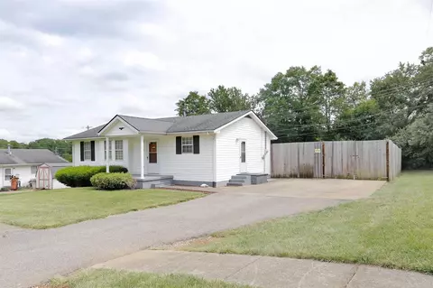 548 Beech St, Versailles, KY 40383 photo 1
