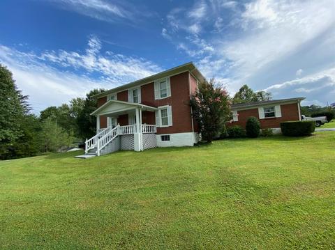 124 Ewen St, Stanton, KY 40380 photo 2