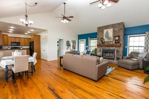 231 Colts Run Dr, Lancaster, KY 40444 photo 3