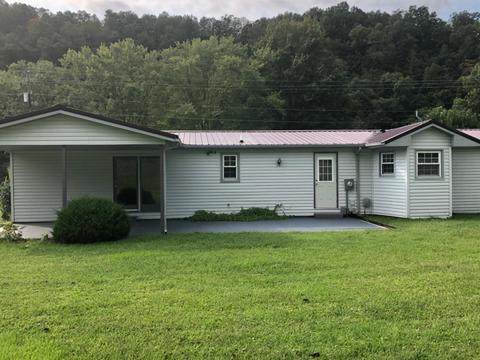 872 Lakeside Dr, Jackson, KY 41339 photo 2