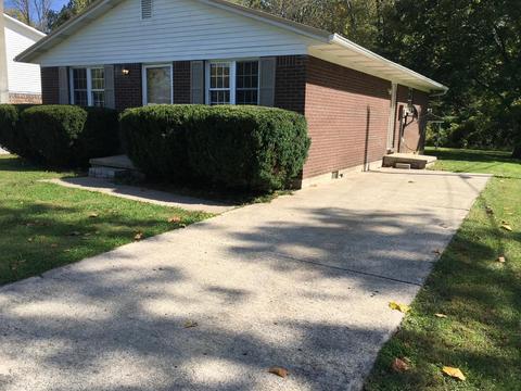 215 Baldwin St, Berea, KY 40403 photo 2