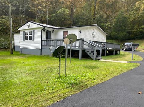 537 Walnut Frk, Jackson, KY 41339 photo 1