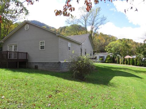 338 Poplar St, Benham, KY 40807 photo 64