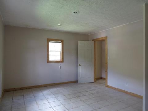 338 Poplar St, Benham, KY 40807 photo 21