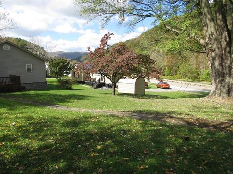 338 Poplar St, Benham, KY 40807 photo 60