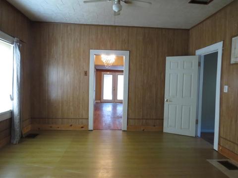338 Poplar St, Benham, KY 40807 photo 8