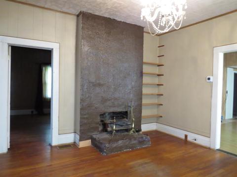 338 Poplar St, Benham, KY 40807 photo 5