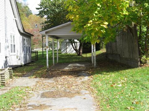 338 Poplar St, Benham, KY 40807 photo 47