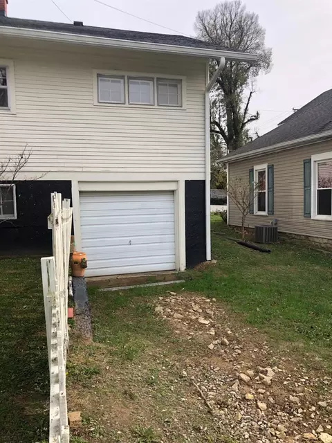 202 Covington Ave, Springfield, KY 40069 photo 32