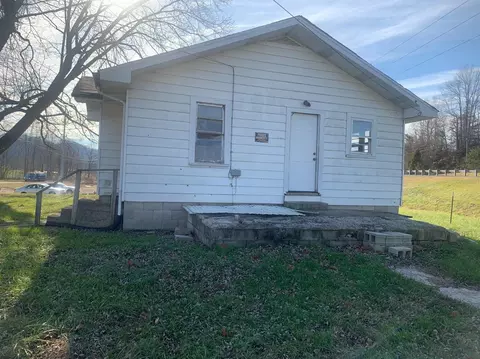 1028 Gregory Ct, Morehead, KY 40351 photo 3