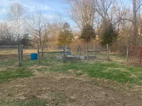 355 Graefenburg Rd, Waddy, KY 40076 photo 46