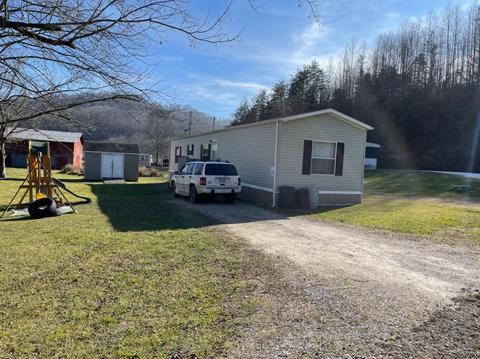174 Clyde Gambrel Loop, Bimble, KY 40915 photo 1