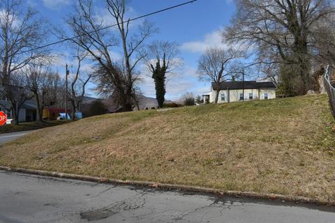 508 Manchester Ave, Middlesboro, KY 40965 photo 1