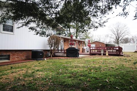 1035 Maple, Stanton, KY 40380 photo 4