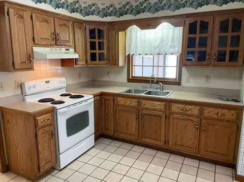 469 Lakeside Dr, Jackson, KY 41339 photo 4