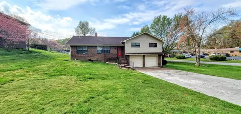 1215 Maple Ln, Corbin, KY 40701 photo 1
