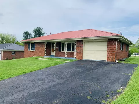 207 Davis Ave, Lancaster, KY 40444 photo 2