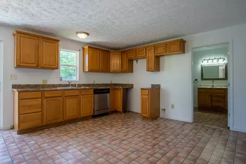 6830 E Laurel Rd, London, KY 40741 photo 3