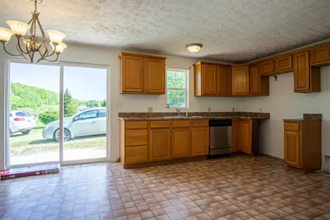 6830 E Laurel Rd, London, KY 40741 photo 2