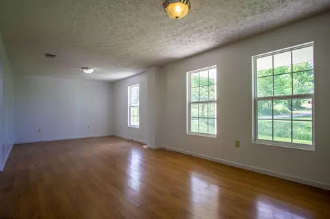 6830 E Laurel Rd, London, KY 40741 photo 7